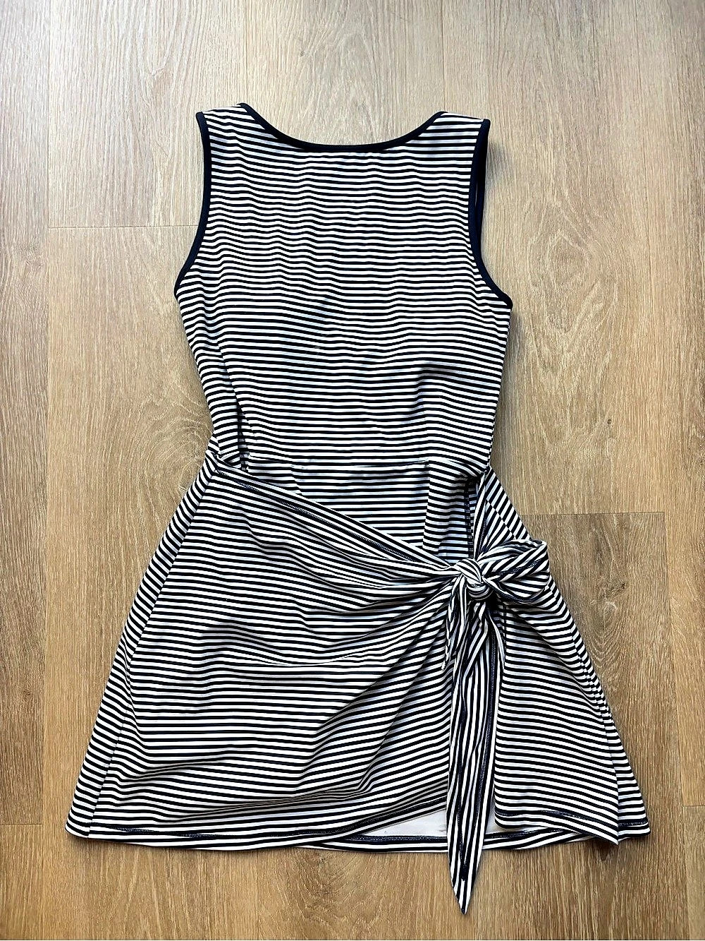 Abercrombie & Fitch Striped Athletic Dress in Blue & White Medium Like New